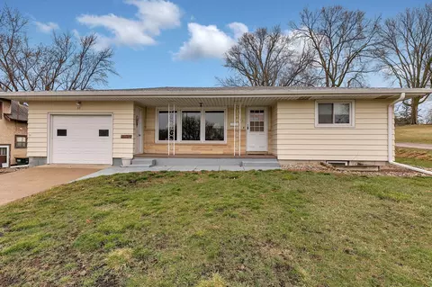 33 5th Ave NW, Hutchinson, MN 55350
