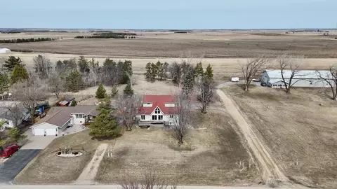 622 N Shore Dr, Battle Lake, MN 56515