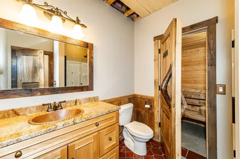 Bath - 13345 25th Ave NW, Oronoco, MN 55960 photo 9 of 10