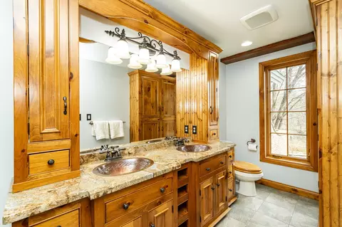 Bath - 13345 25th Ave NW, Oronoco, MN 55960 photo 4 of 10
