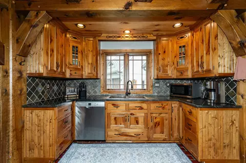 Kitchen - 13345 25th Ave NW, Oronoco, MN 55960 photo 4 of 8