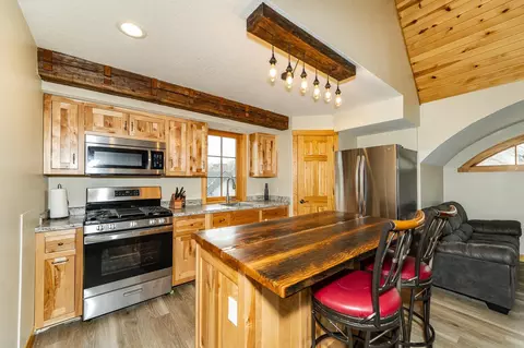 Kitchen - 13345 25th Ave NW, Oronoco, MN 55960 photo 6 of 8