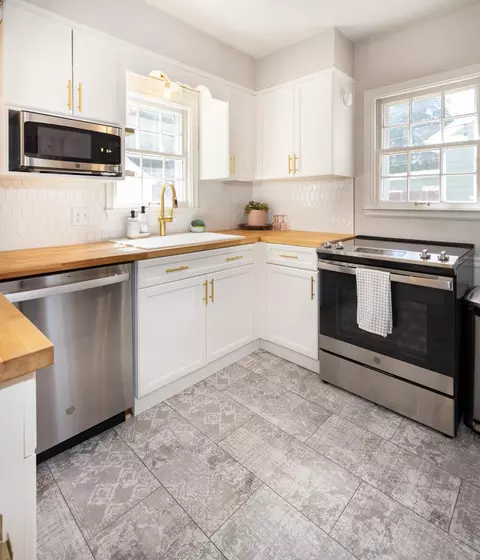 Kitchen - 1345 3rd St N, Fargo, ND 58102 photo 3 of 4