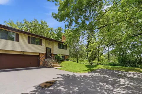 838 Martha Lake Ct, Shoreview, MN 55126