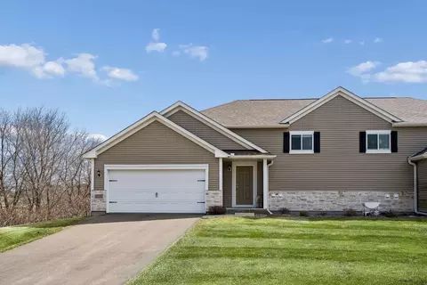 1020 White Tail Ln, Montrose, MN 55363