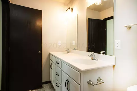 Bath - 6720 Thomas St, Horace, ND 58047 photo 1 of 5