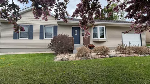 500 6th St NE, Stewartville, MN 55976