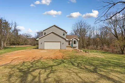 616 Ridge Rd, Henderson, MN 56044