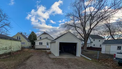 Exterior - 1008 9th Ave SW, Austin, MN 55912 photo 2 of 3