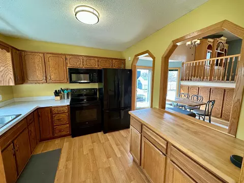 Kitchen - 6933 Sumac Ct, Centerville, MN 55038 photo 4 of 4