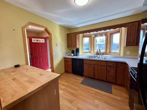 Kitchen - 6933 Sumac Ct, Centerville, MN 55038 photo 1 of 4