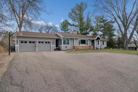 2820 Washta Bay Rd, Excelsior, MN 55331