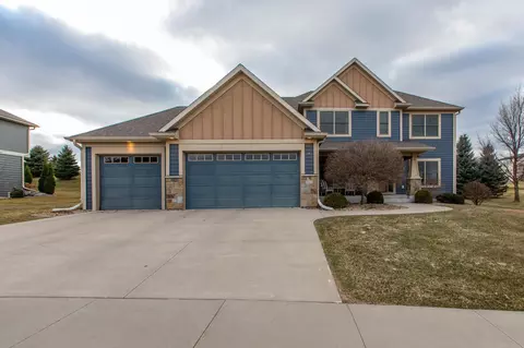5361 Scenic Oak Dr SW, Rochester, MN 55902