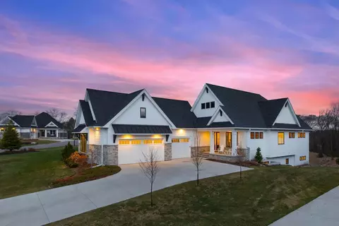 7070 Highland Ct, Eden Prairie, MN 55346