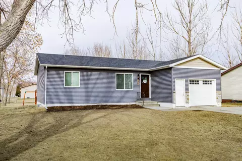 505 4th St E, Horace, ND 58047 photo 6