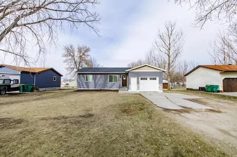 505 4th St E, Horace, ND 58047 photo 4