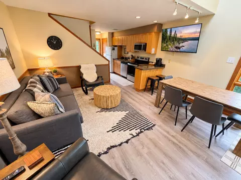 Living - 511 Moose Mountain Dr, Tofte, MN 55615 photo 2 of 5