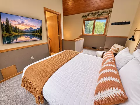 Bedroom - 511 Moose Mountain Dr, Tofte, MN 55615 photo 3 of 7