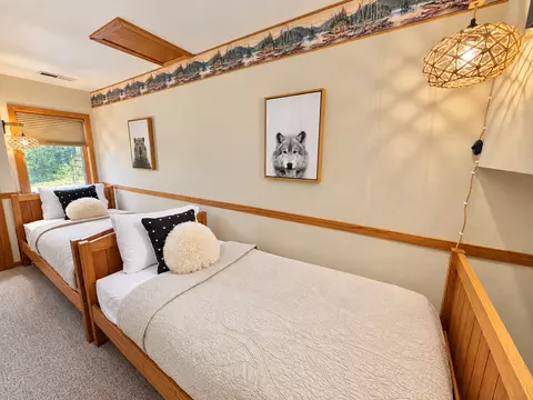 Bedroom - 511 Moose Mountain Dr, Tofte, MN 55615 photo 7 of 7