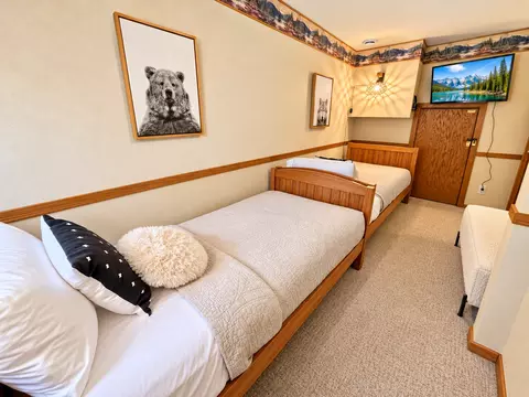 Bedroom - 511 Moose Mountain Dr, Tofte, MN 55615 photo 6 of 7