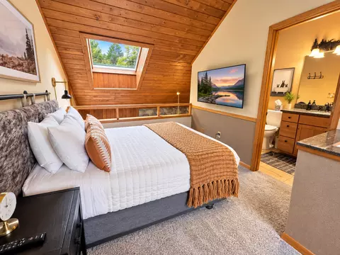 Bedroom - 511 Moose Mountain Dr, Tofte, MN 55615 photo 2 of 7