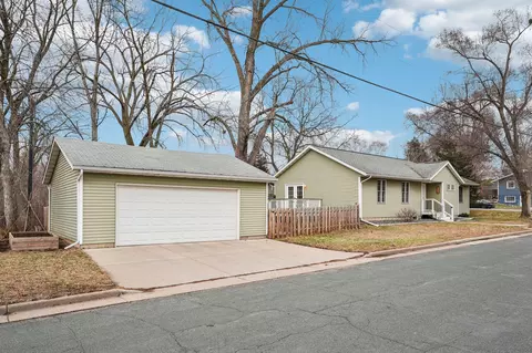 719 Monroe St N, Hudson, WI 54016