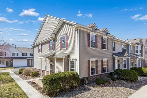 11025 Oak Grove Cir #F, Woodbury, MN 55129