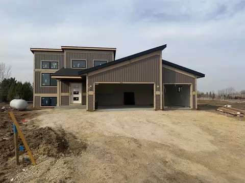 907 14th St NW, Kasson, MN 55944