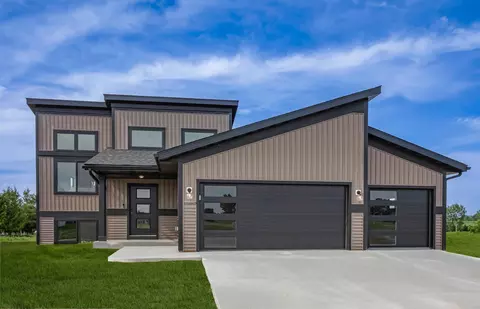 907 14th St NW, Kasson, MN 55944