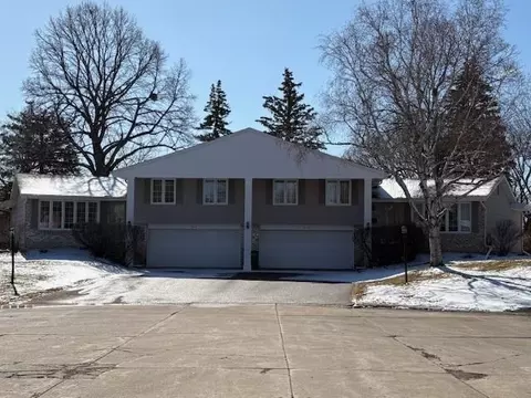 7408 Oaklawn Ave, Edina, MN 55435