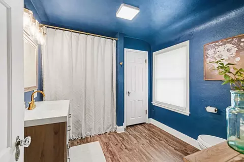 Bath - 301 SE 3rd Ave SE, Pipestone, MN 56164 photo 4 of 5