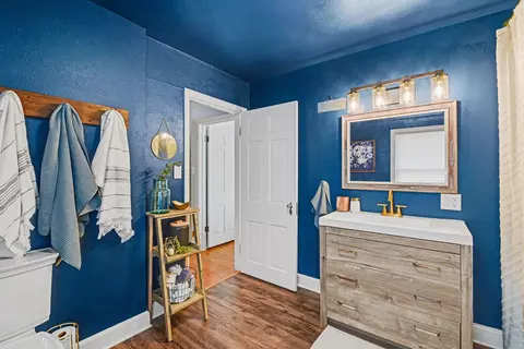 Bath - 301 SE 3rd Ave SE, Pipestone, MN 56164 photo 5 of 5