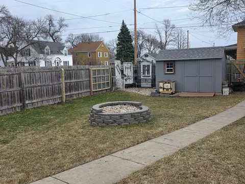 Exterior - 301 SE 3rd Ave SE, Pipestone, MN 56164 photo 6 of 6