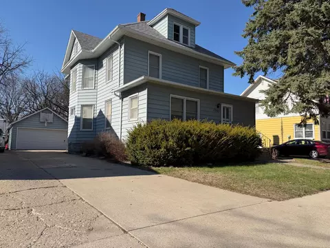 1307 8th Ave, Worthington, MN 56187