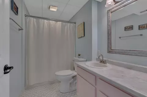 Bath - 809 25th Ave SW, Willmar, MN 56201 photo 3 of 3