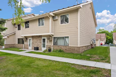 16 E 13th St, Waconia, MN 55387