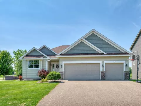 6024 158th St W, Apple Valley, MN 55124