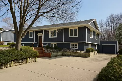 909 16th St SW, Willmar, MN 56201