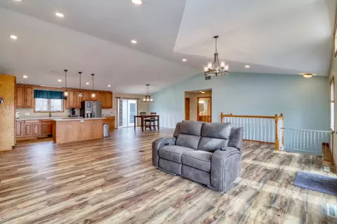 Living - 655 Christensen Ct, Mapleton, ND 58059 photo 4 of 11