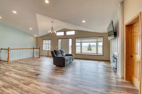 Living - 655 Christensen Ct, Mapleton, ND 58059 photo 3 of 11