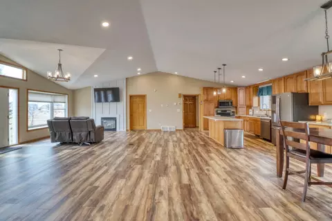 Living - 655 Christensen Ct, Mapleton, ND 58059 photo 8 of 11