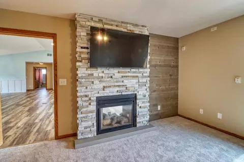 Living - 655 Christensen Ct, Mapleton, ND 58059 photo 11 of 11