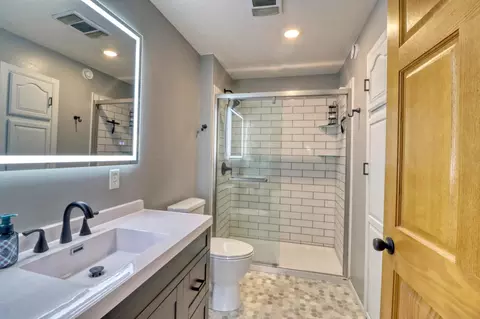 Bath - 655 Christensen Ct, Mapleton, ND 58059 photo 1 of 7