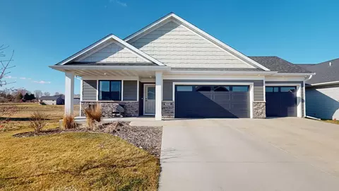 2018 Douglas Trail Dr SE, Pine Island, MN 55963