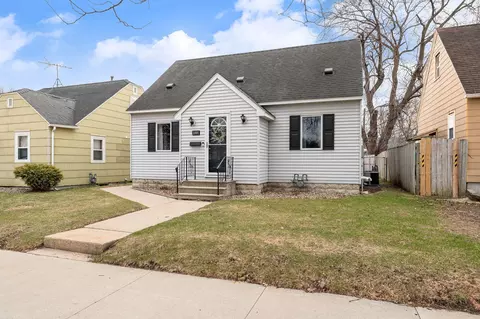 Exterior - 1001 8th Ave SW, Austin, MN 55912 photo 3 of 10
