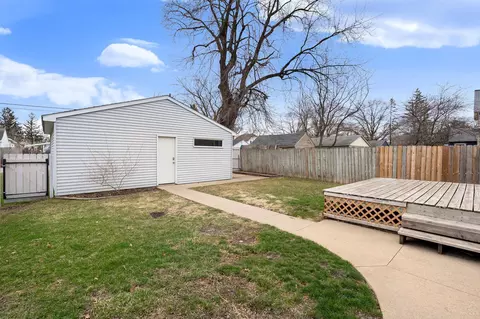 Exterior - 1001 8th Ave SW, Austin, MN 55912 photo 9 of 10