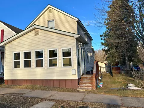 120 4th St, Nashwauk, MN 55769