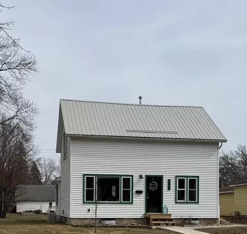 1019 Irving St, Alexandria, MN 56308