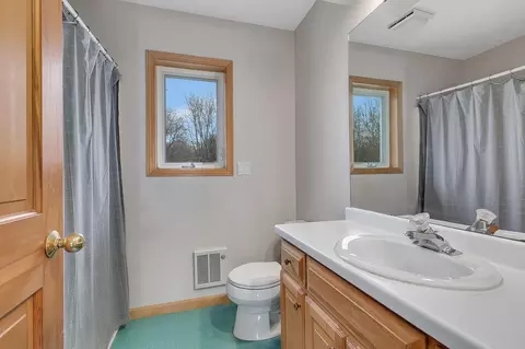 Bath - 2706 21st Ave S, Saint Cloud, MN 56301 photo 3 of 5