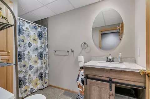 Bath - 2706 21st Ave S, Saint Cloud, MN 56301 photo 4 of 5